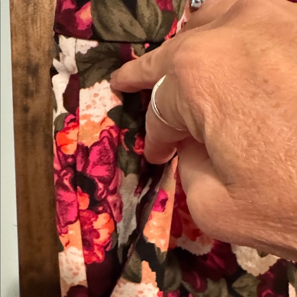 Banana Republic Floral Pants - Picture 3 of 5